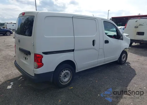 2015 Nissan Nv200 S из США, поврежденный, VIN 3N6CM0KN1FK719315